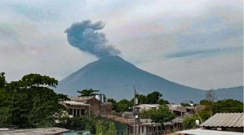 Retorna alarma por volcán Chaparrastique en El Salvador