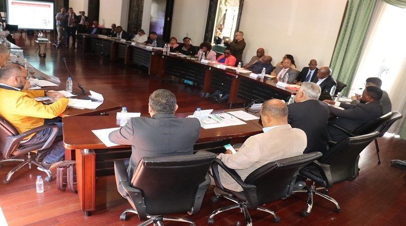 Comisión de Energía y Petróleo de la AN se reunió con delegación de África Austral
