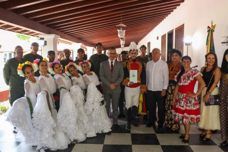 Venezuela conmemoró 199 años de la declaración a Simón Bolívar como ciudadano mexicano en 1824