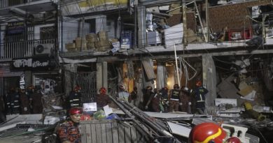 Fuerte explosión en edificio comercial deja heridos y fallecidos en Bangladesh