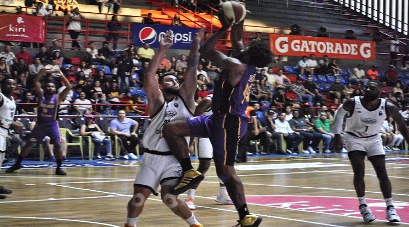 Brillantes del Zulia acabó con el invicto de Broncos de Caracas