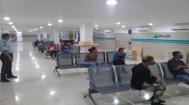 Entregan nuevas emergencias en hospital del IVSS en Paraguaná