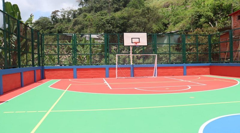 Rehabilitan cancha deportiva la comunidad de El Limón estado La Guaira