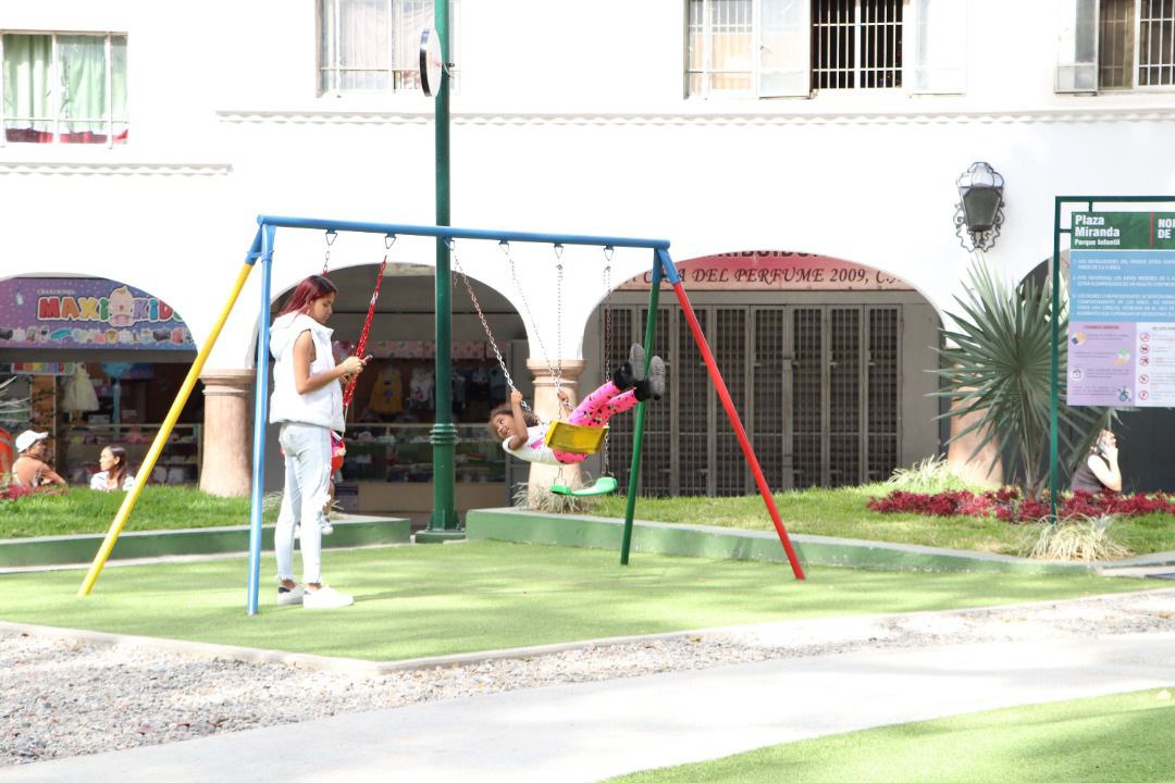 Alcaldía de Caracas entrega espacios recuperados para la ciudadanía