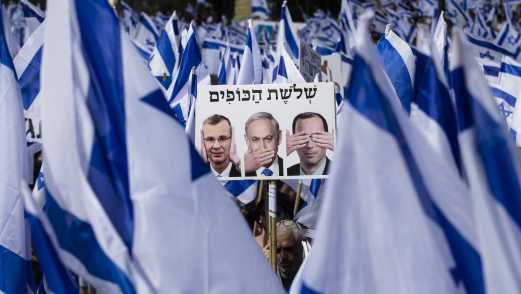 Netanyahu suspende hasta julio reforma judicial por intensa protestas populares en Israel