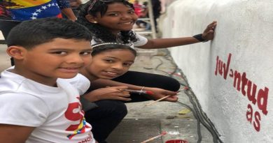 Realizan murales en honor a la siembra del Comandante Eterno Hugo Chávez