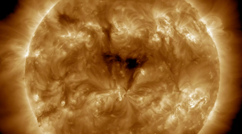 Detectan segundo agujero gigante en el Sol que afectaría a la Tierra este 31Marzo