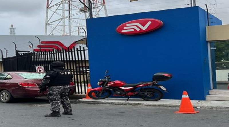 Investigan atentados a canales de TV mediante “pendrives explosivos” en Ecuador