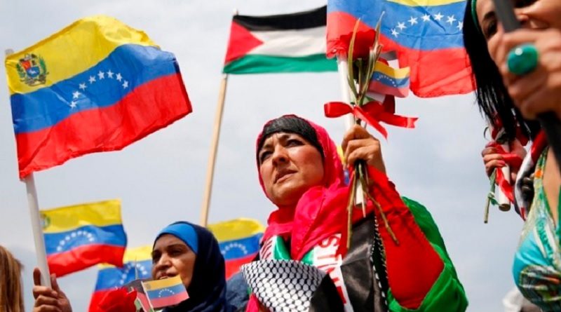 Mujeres venezolanas con poesías y cantos rinden tributo al pueblo palestino
