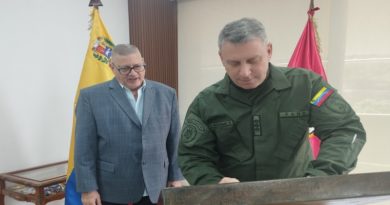 MinDefensa y Escuela Nacional de Administración y Hacienda Pública firman convenio académico