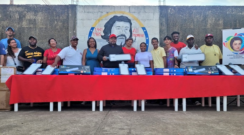 Recuperan del alumbrado público con el Plan Brillo de Amor para Buroz
