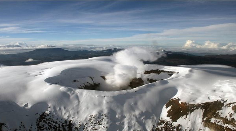 Aumento de la actividad del volcán Nevado del Ruiz enciende alarmas en Colombia
