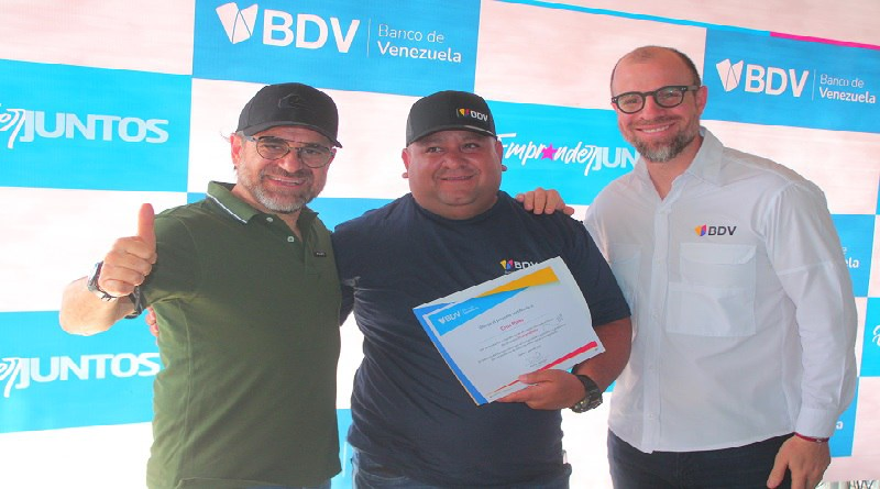 Entregan créditos productivos a 180 emprendedores carabobeños