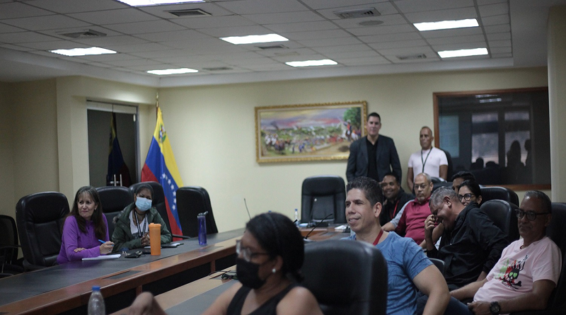 Dictan taller de crecimiento personal a trabajadores de la Asamblea Nacional