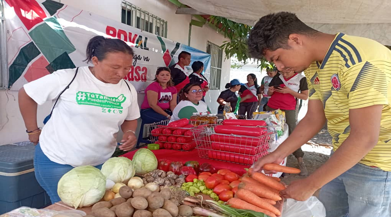 Entregan rubros proteicos a población de Biruaca de Apure