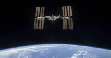 Emisora de radio taxi argentina se cuela en transmisión de una caminata espacial