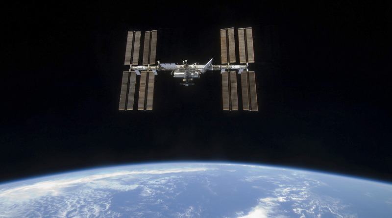Emisora de radio taxi argentina se cuela en transmisión de una caminata espacial