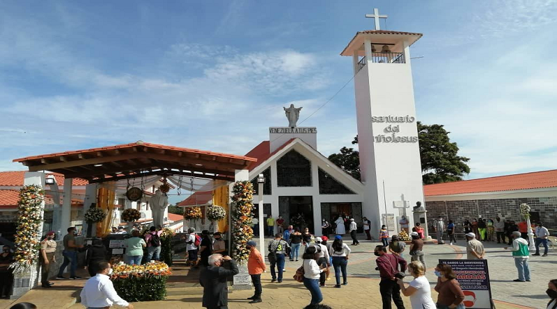 Motor turismo impulsa a visitantes y feligreses en Semana Santa en región andina