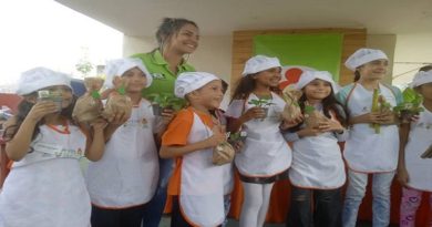 Entregan certificados a primera cohorte de niñas y niños del taller Come y Aprende 4S