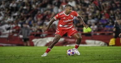 River Plate vence 3-0 al Huracán con doblete de Salomón Rondón