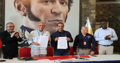 Unexca y Gobernación de La Guaira firman convenio para impulsar el desarrollo de la entidad