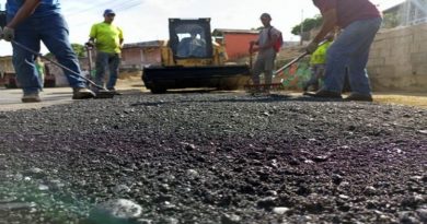 Realizan mantenimiento vial en dos municipios del estado Guárico