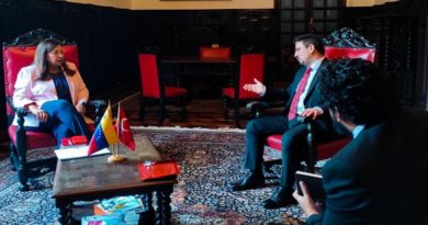Alcaldesa Carmen Meléndez reafirma lazos de amistad y confraternidad en reunión con el Embajador de Türkiye