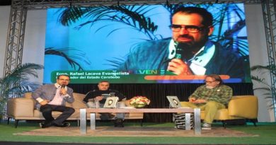 Presentan libro “Hoguera de una adolescencia Intemporal” en clausura de la Filven Carabobo