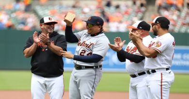 Miguel Cabrera recibe homenaje de los Orioles de Baltimore
