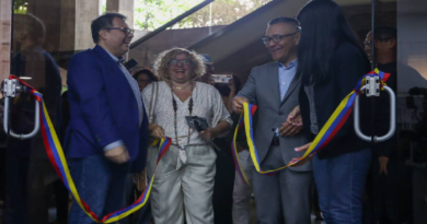 Reinauguran librería Aquiles Nazoa en la ciudad de Caracas