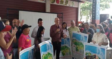 Entregan Mapa Oficial de la República Bolivariana a Bases Misiones de Aragua