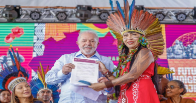 Presidente Lula firma demarcaciones de tierras a pueblos indígenas en Brasil