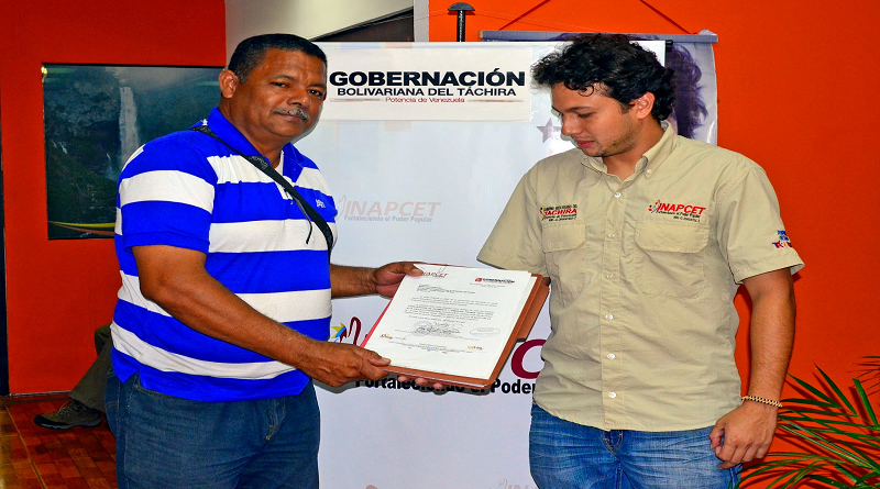Realizan jornada de carga de proyectos de consejos comunales en San Cristóbal