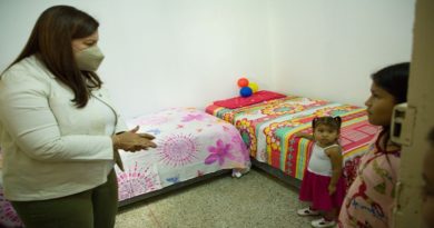 Entregan viviendas a familias de Caracas