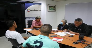Misión Robinson brinda oportunidades de estudios a trabajadores de industrias