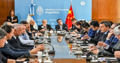 Argentina deja el dólar y pagará en yuanes sus importaciones desde China