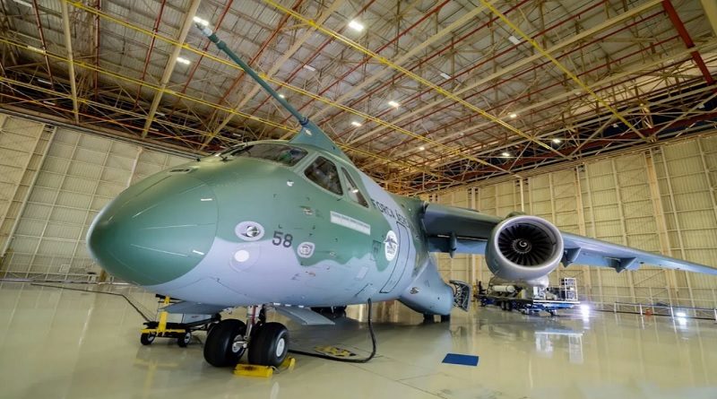 Fuerza Aérea de Brasil certifica uso del avión polivalente C-390 Millennium