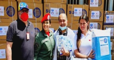 Entregan 66 mil insumos médicos a hospitales en Caracas