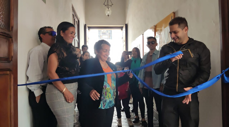 Inauguran exposición “Entre ángeles y Eros” de escultora Nidya Castrillo