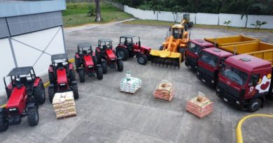 Productores reciben maquinarias para potenciar siembra de maíz﻿ en Barinas