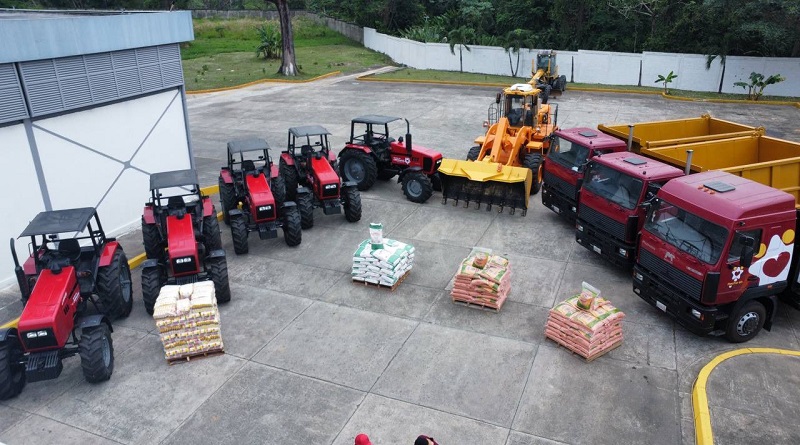Productores reciben maquinarias para potenciar siembra de maíz﻿ en Barinas