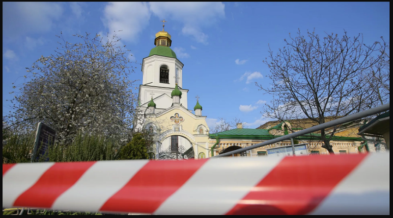 Gobierno de Ucrania asalta Monasterio de las Cuevas de Kiev y arresta a su abad