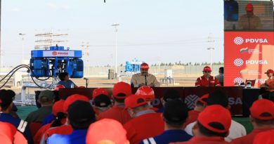 Jefe de Estado pide apoyo a la clase obrera para recuperación económica de la patria