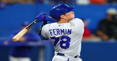 Freddy Fermín conecta su segundo jonrón de la temporada