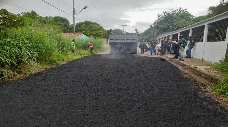 Recuperan vialidad en comunidades amazonenses