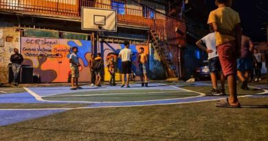 Jóvenes del Barrio rehabilitan cancha deportiva en la parroquia Antímano