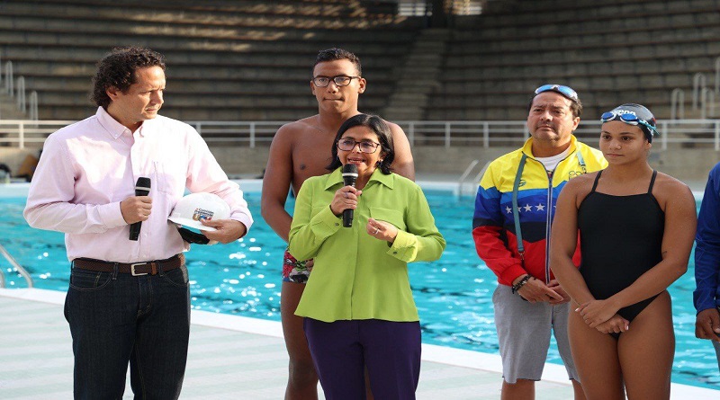 Entregan totalmente recuperado complejo de piscinas de la UCV