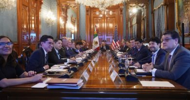 Presidente de México recibe a asesora de Biden en materia migratoria