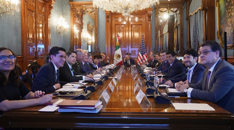 Presidente de México recibe a asesora de Biden en materia migratoria