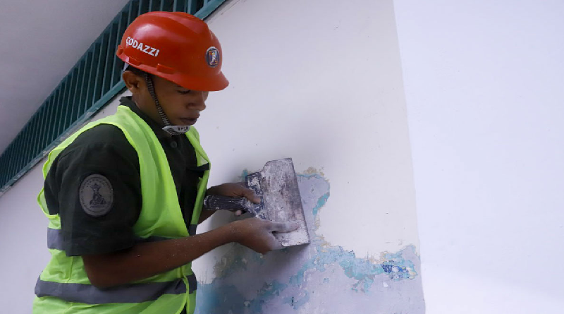 Bricomiles rehabilita espacios del Liceo Antonio Arráiz